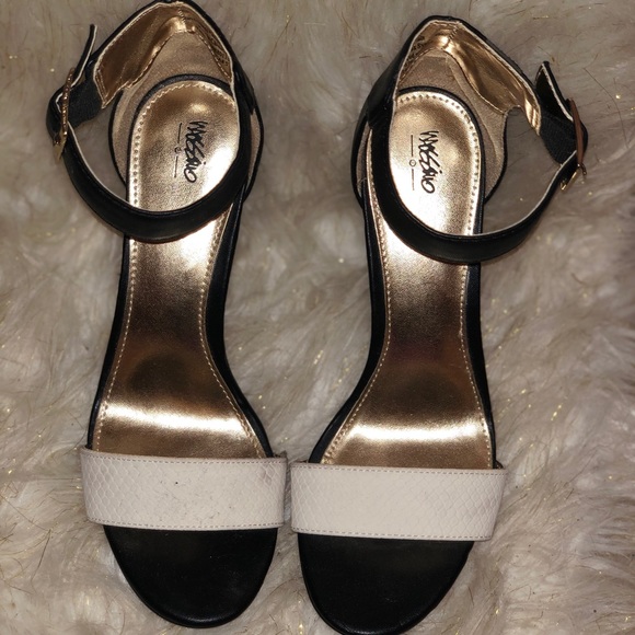 High heels - Picture 2 of 2